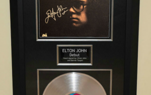 Elton John – Debut