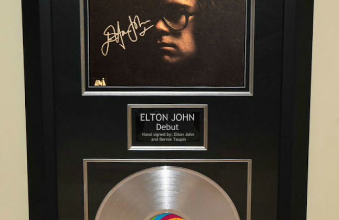 Elton John – Debut