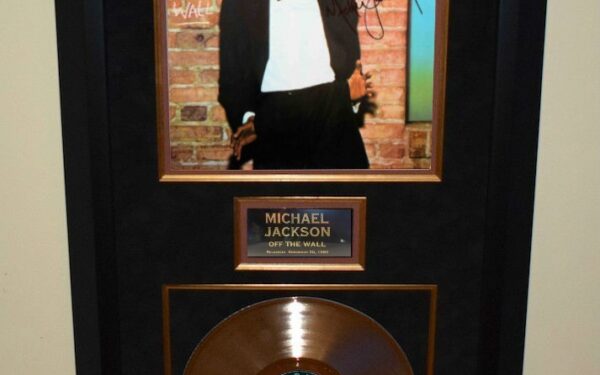 Michael Jackson – Off The Wall