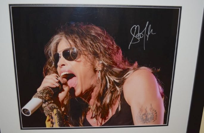 #2-Aerosmith – Steven Tyler Signed 8×10 Photograph