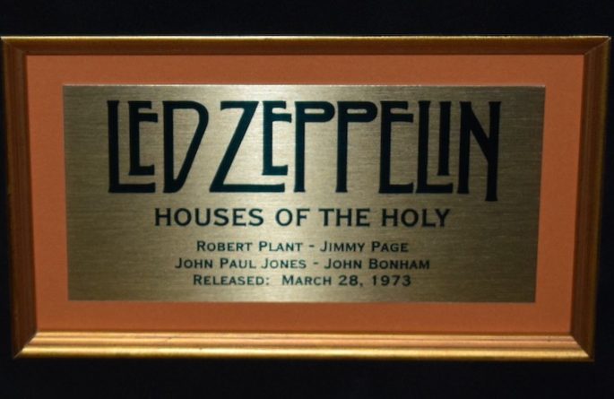 Led Zeppelin – Houses of The Holy