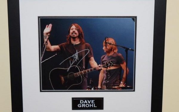 Dave Grohl Signed 8×10 Photograph