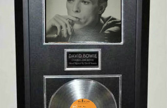David Bowie – CHANGESONEBOWIE