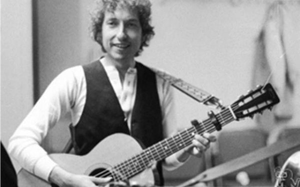 Bob Dylan Backstage, Friends of Chile Benefit Felt Forum, NYC, 1974