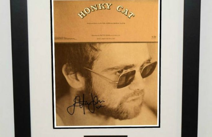 Elton John – Honky Cat