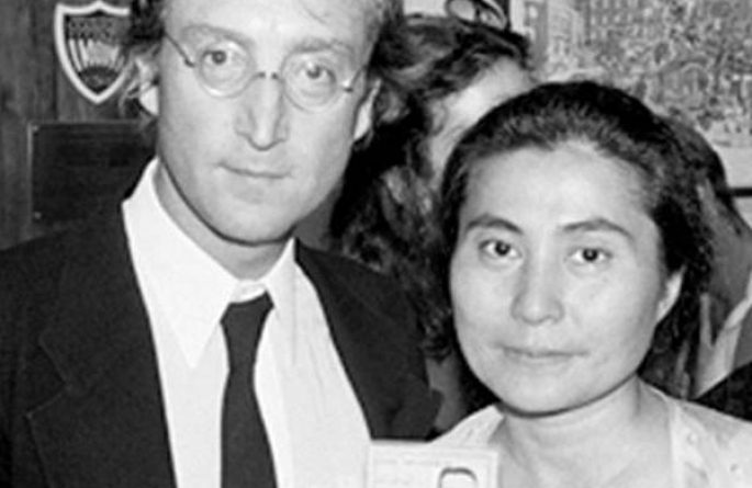 John Lennon & Yoko Ono, Green card NYC, 1976