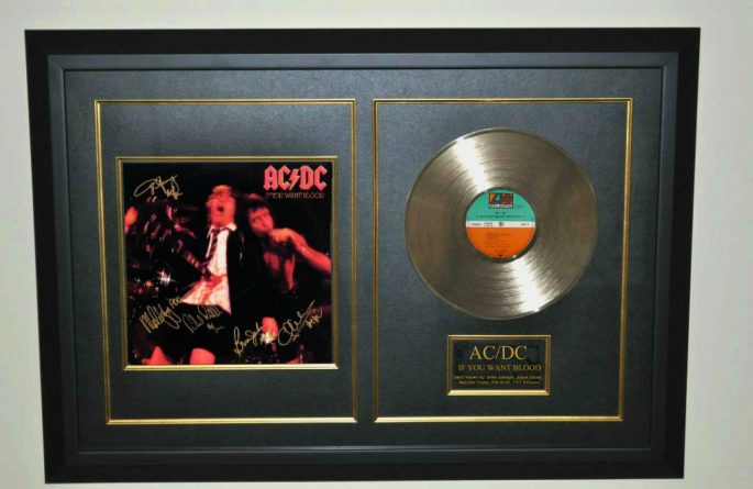 AC/DC, Brian Johnson, Angus Young, Malcolm Young, Phil Rudd, CliffROCK ...