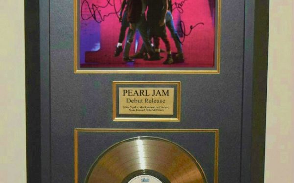 Pearl Jam – Debut