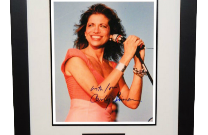 Carly Simon Signed 8×10 Photograph