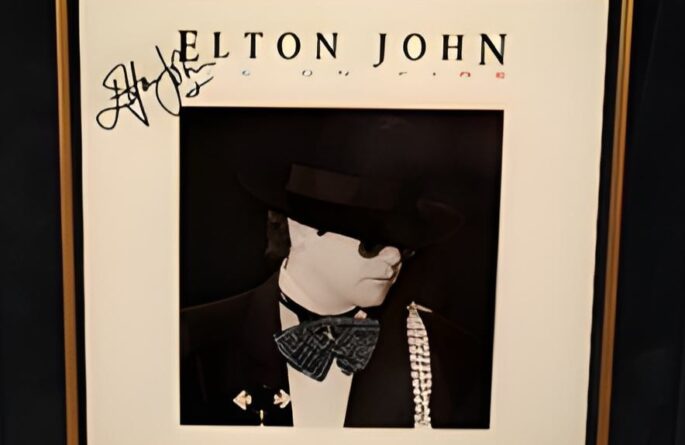 Elton John – Ice On Fire