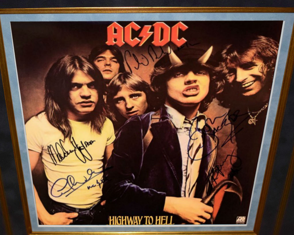 AC/DC - Highway To Hell, Bon Scott, Angus Young, Malcolm YoungROCK STAR ...