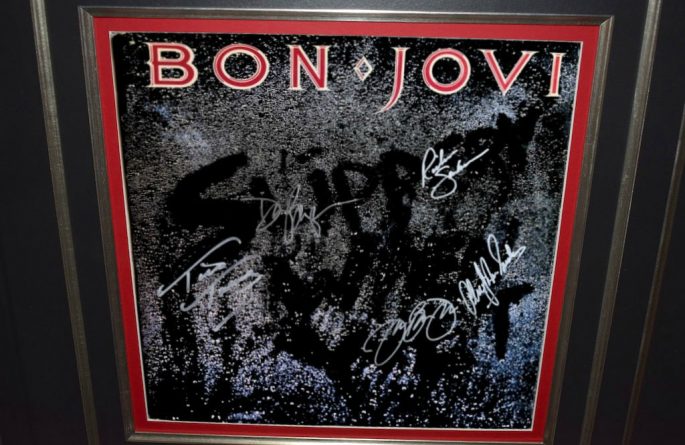 Bon Jovi – Livin On A Prayer
