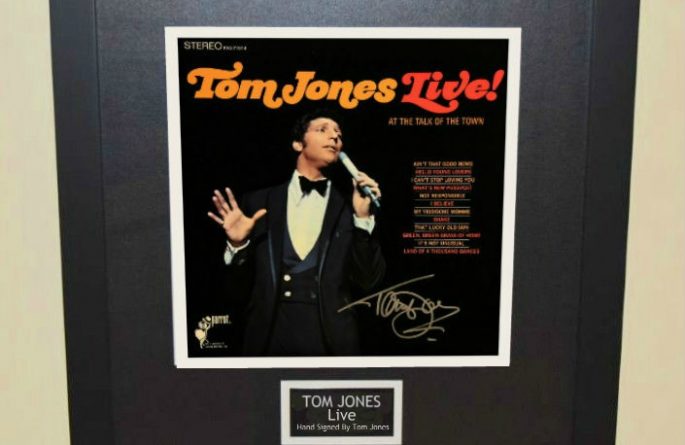 Tom Jones – Live