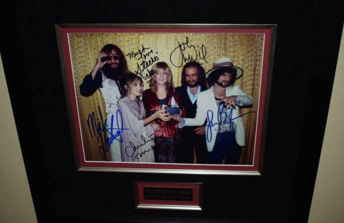 Fleetwood Mac Signed 8×10 Photograph