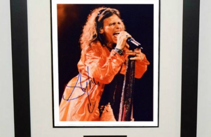 #3-Aerosmith – Steven Tyler Signed 8×10 Photograph