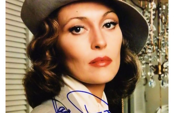 Faye Dunaway Signed Photograph