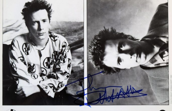 #2-Johnny Rotten Signed 8×10 Photograph