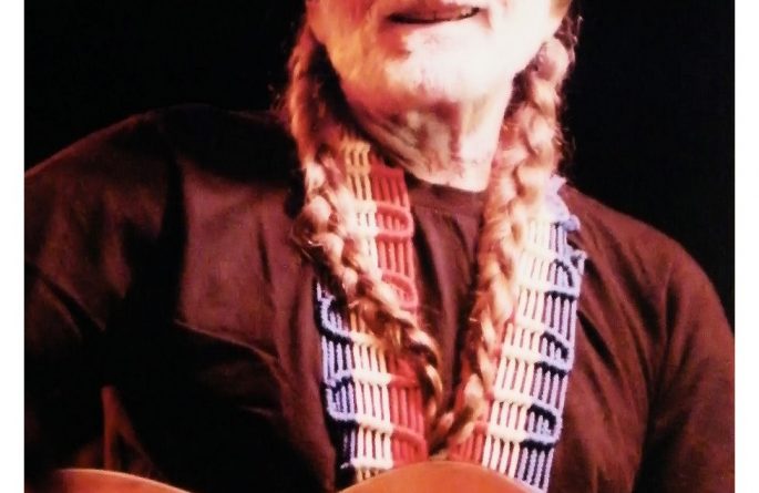 Willie Nelson Signed 8×10 Photograph