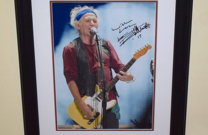 #7-Keith Richards Signed 8×10 Photograph