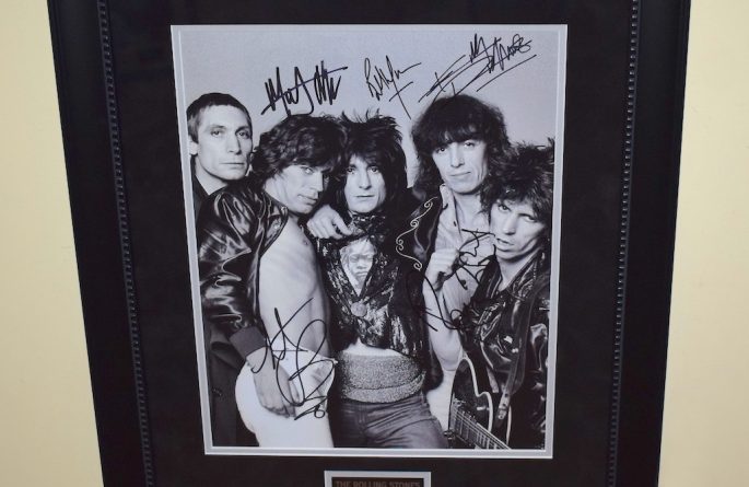 #10-Rolling Stones Signed 11×14 Photograph