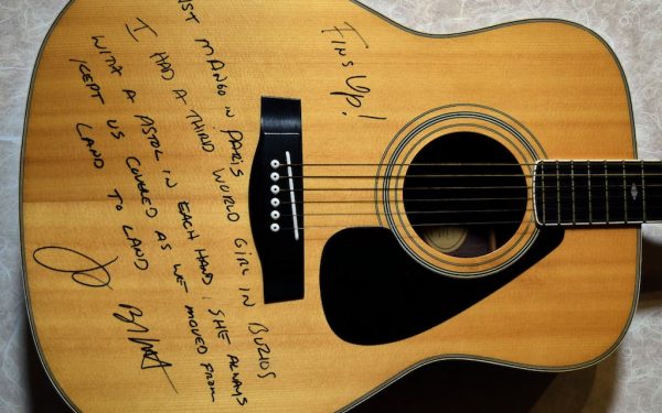 Jimmy Buffett – Yamaha Acoustic Guitar