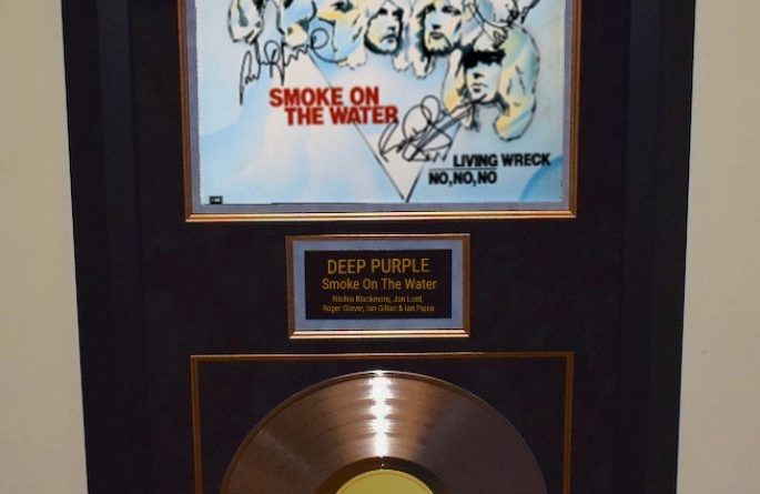 Deep Purple – Smoke On The Water