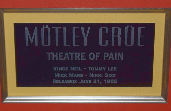 Motley Crue – Theatre Of Pain