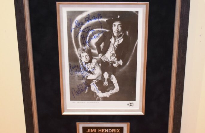 Jimi Hendrix Signed 8×10 Photograph