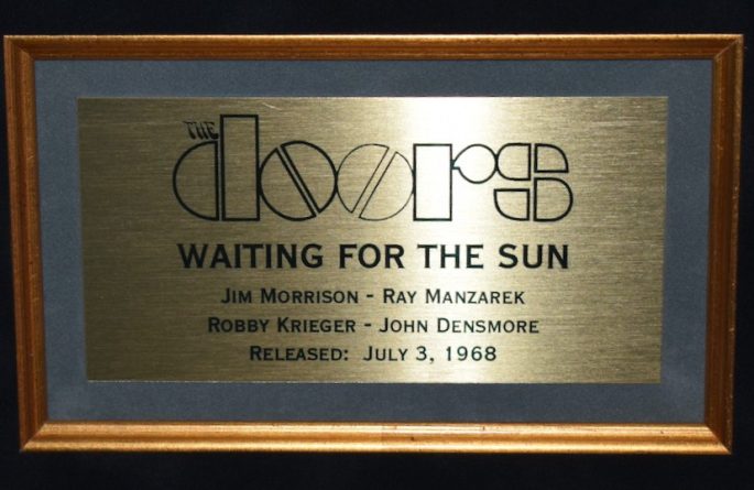 The Doors – Waiting For The Sun