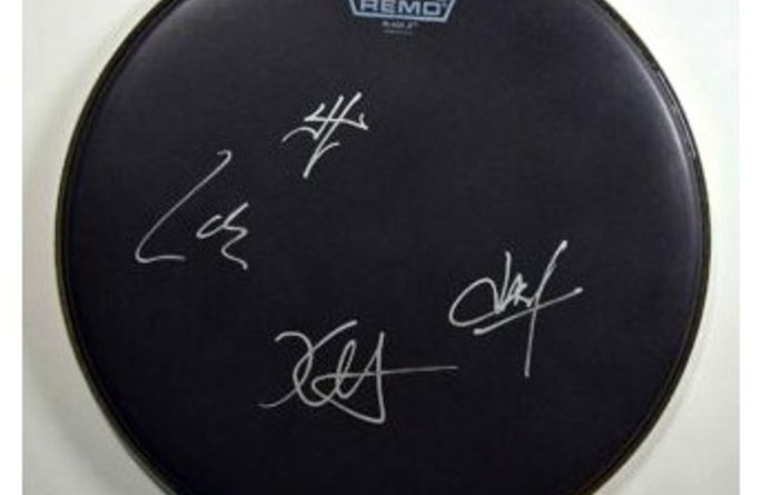 Metallica – Signed Drum Head