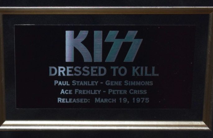 Kiss – Dressed To Kill