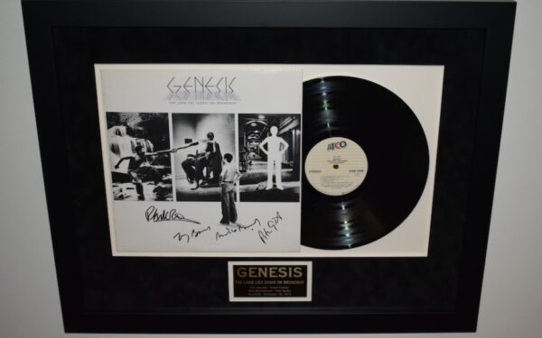 Genesis – The Lamb Lies Down On Broadway