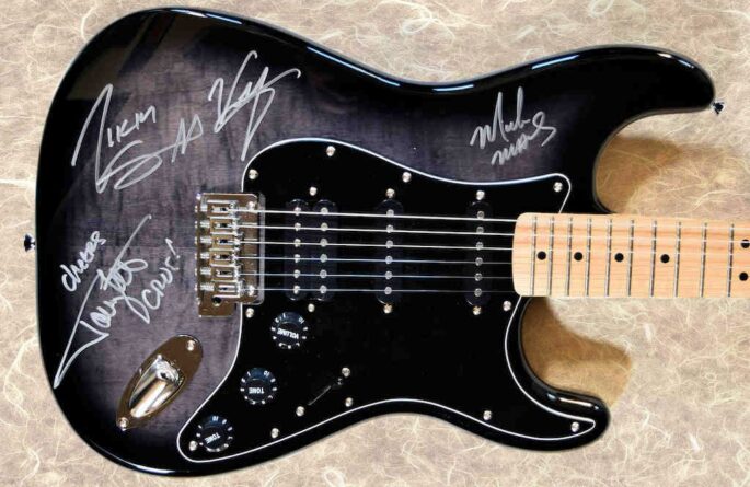Motley Crue – Fender Squier Stratocaster