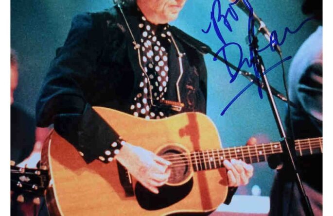 #1-Bob Dylan Signed 8×10 Photograph