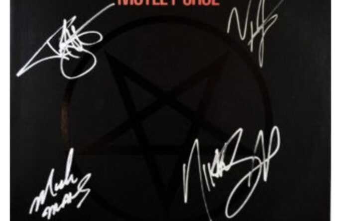 Motley Crue – Shout At The Devil