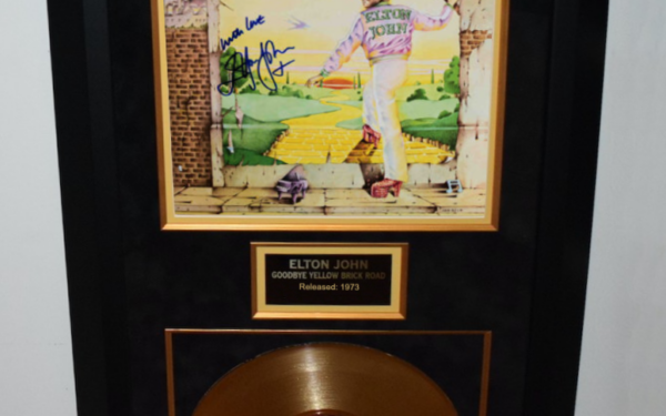 Elton John – Goodbye Yellow Brick Road