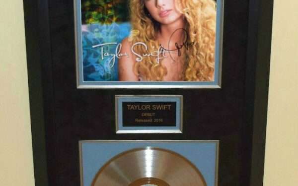 Taylor Swift – Debut