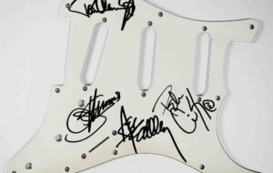 Kiss – Signed Pick Guard