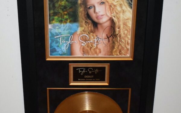 Taylor Swift – Debut