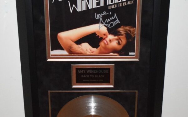 Amy Winehouse – Back To Black