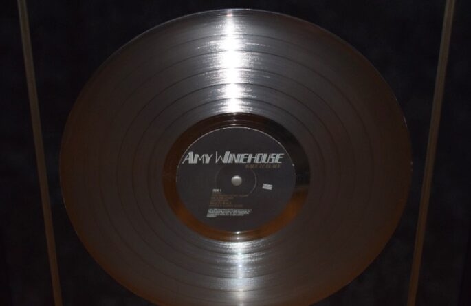 Amy Winehouse – Back To Black