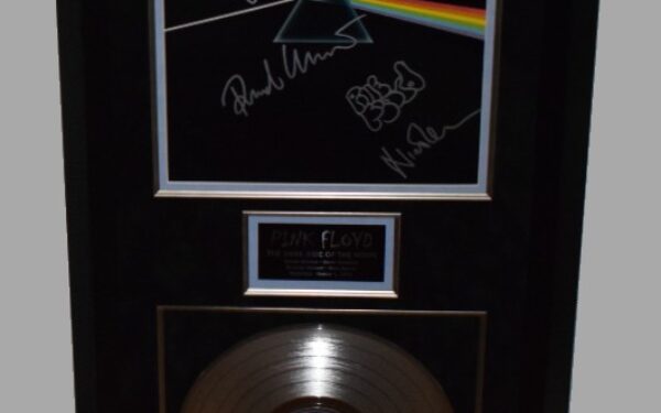 #1 Pink Floyd – The Dark Side Of The Moon