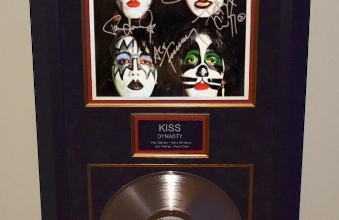 KISS – Dynasty (SOLD!)