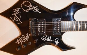 Kiss – BC Rich Guitar