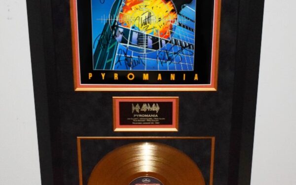 Def Leppard – Pyromania