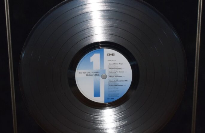 Red Hot Chili Peppers – Mother’s Milk