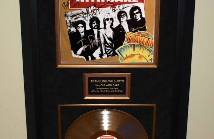 Traveling Wilburys – Handle With Care