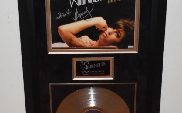 Amy Winehouse – Back To Black