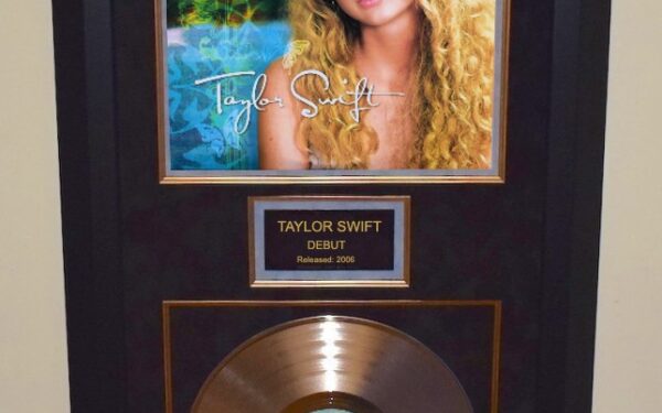 Taylor Swift – Debut