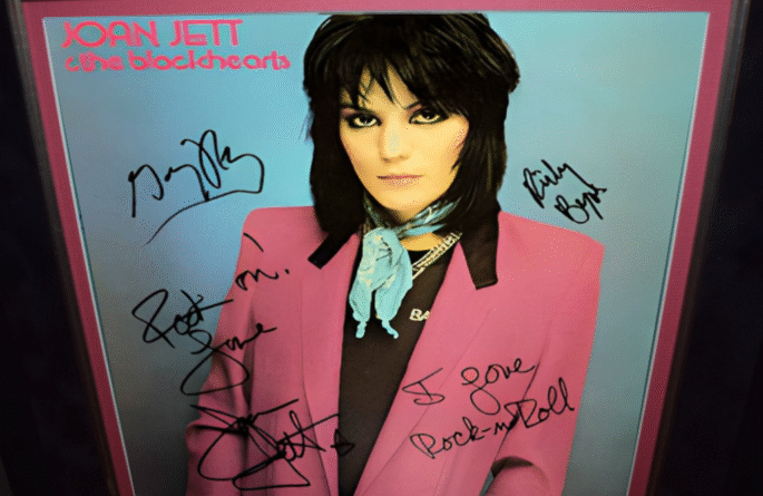 Joan Jett & The Blackhearts – I Love Rock N’ Roll